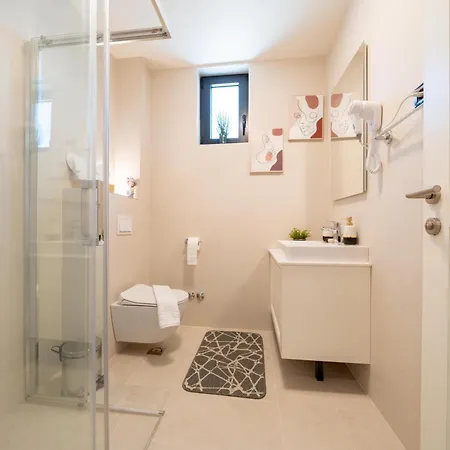 Invictus Hotel 4*