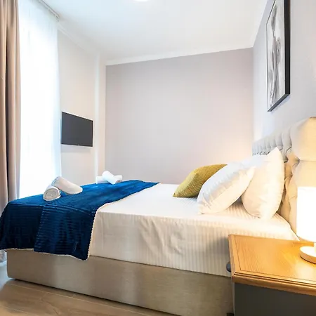 Invictus Hotel